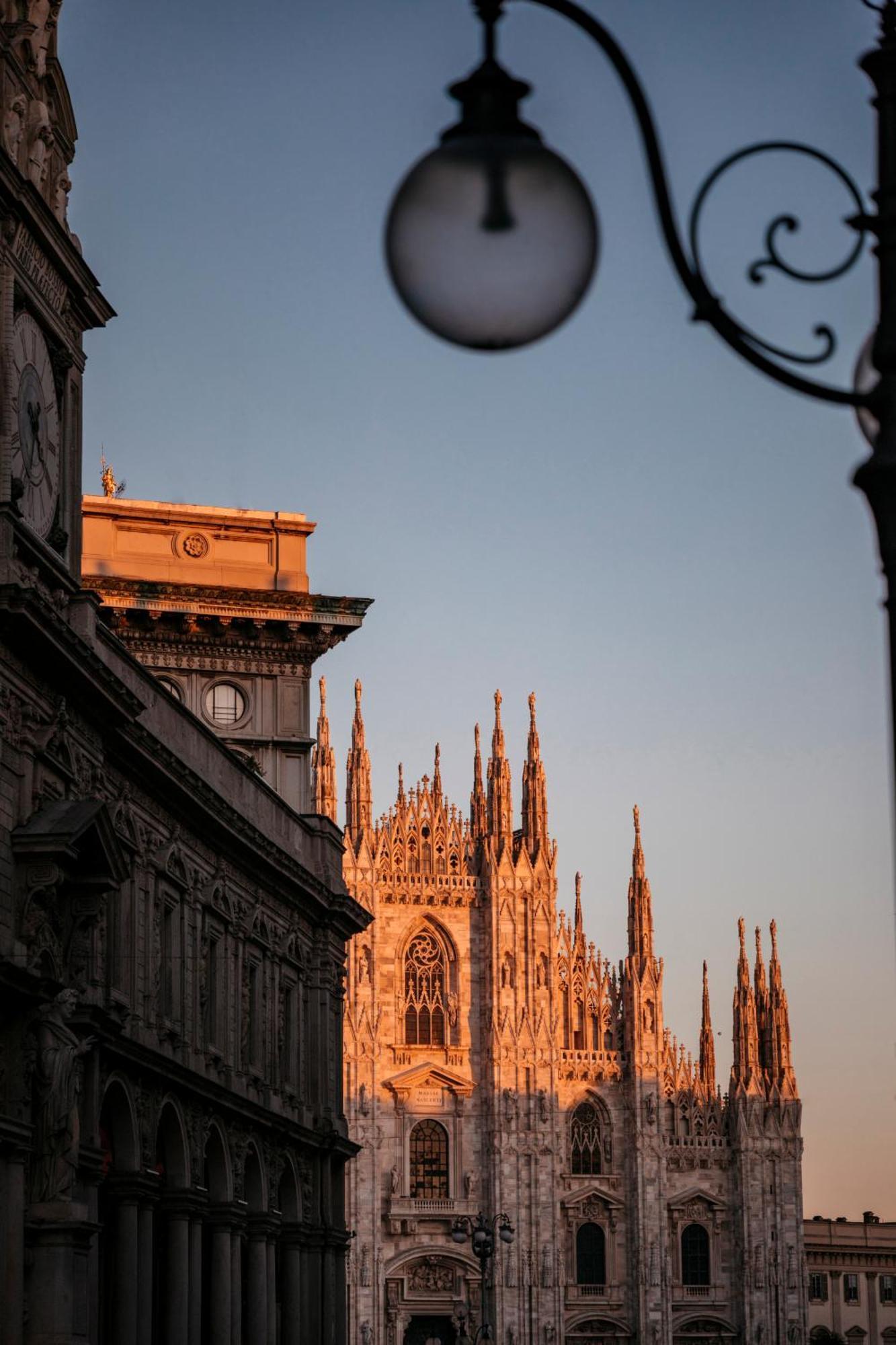 Palazzo Cordusio, A Gran Melia Hotel Милан Экстерьер фото