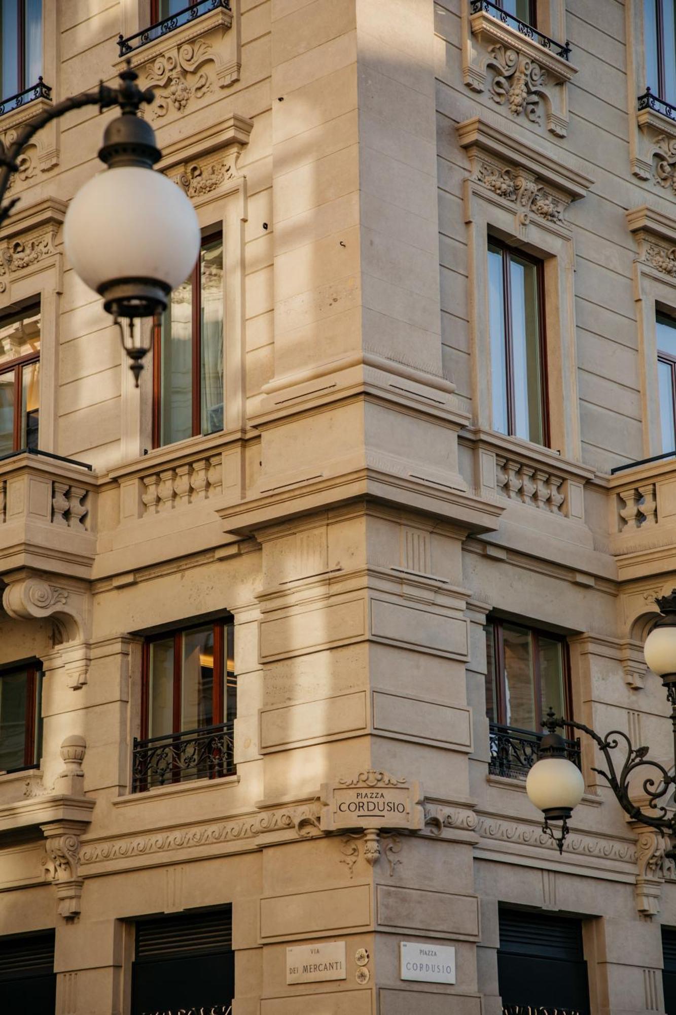 Palazzo Cordusio, A Gran Melia Hotel Милан Экстерьер фото